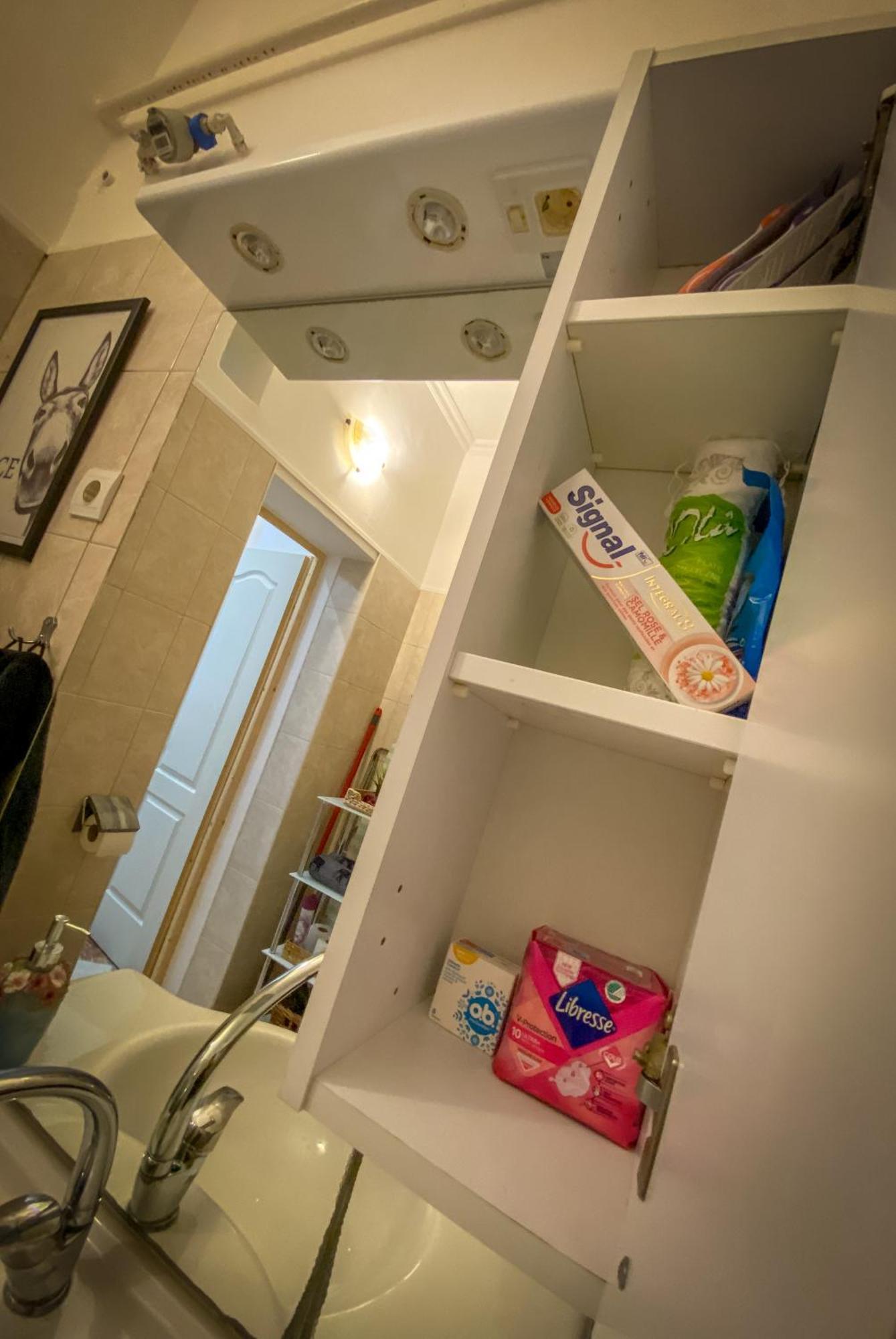 Lovely Central Apartment With Free Parking, Koezponthoz Koezeli 3 Szobas Lakas Gyor Exterior photo